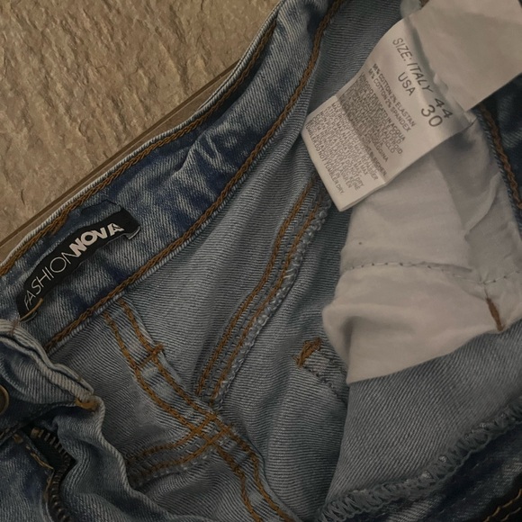 Ripped skinny jeans - Picture 2 of 3